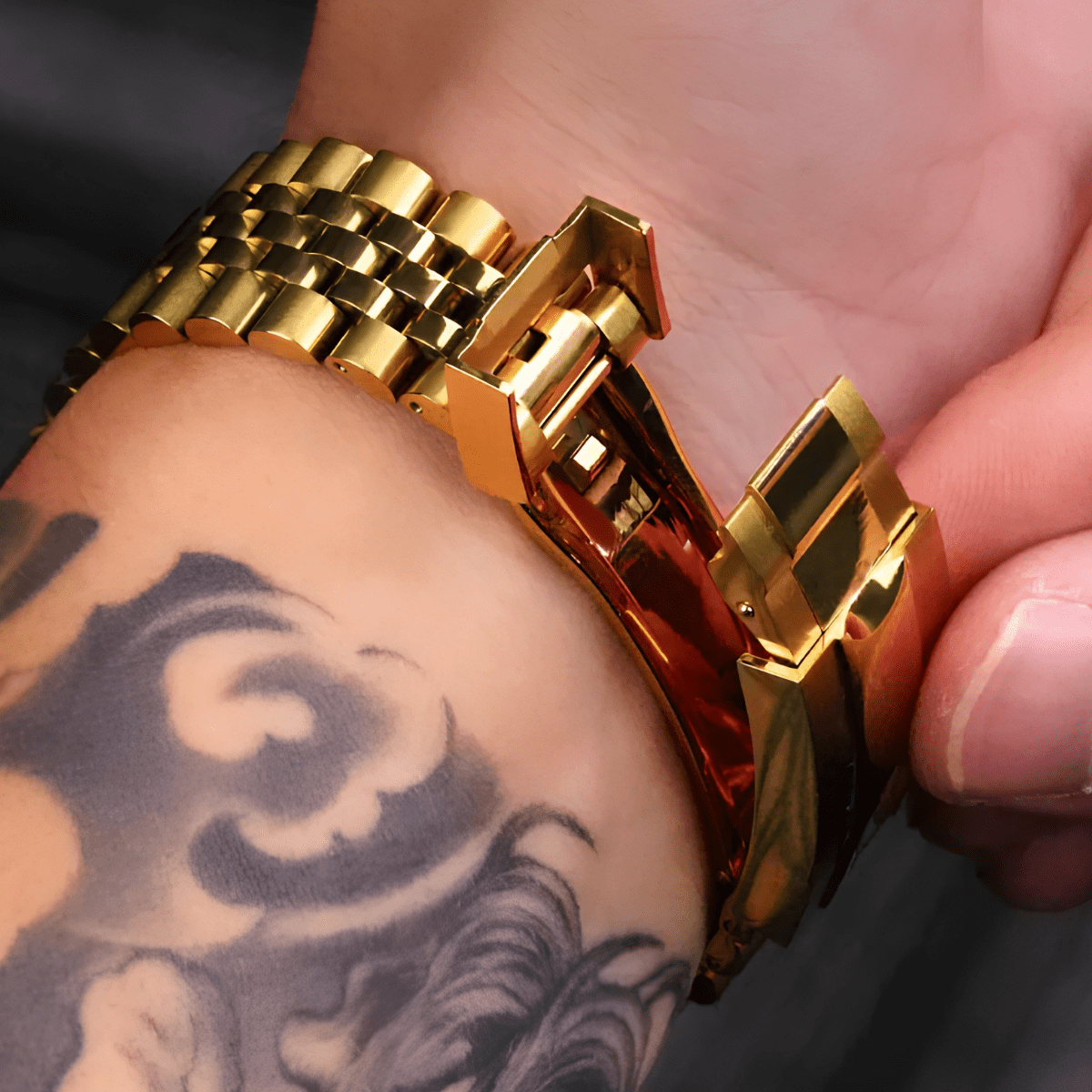 NeoLux GMT Gold Bruce Wayne